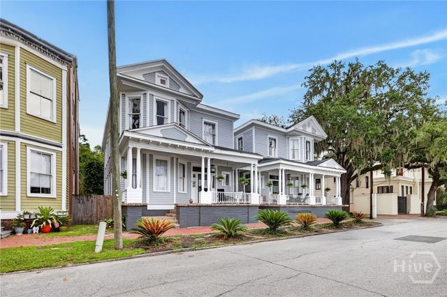 114 W Waldburg Street, Savannah, GA 31401