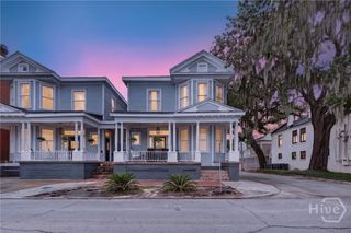 114 W Waldburg Street, Savannah, GA 31401
