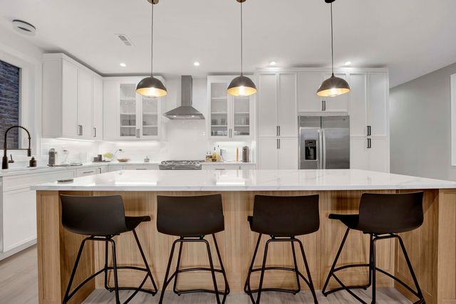1109 W 16th Street 1, Chicago, IL 60608