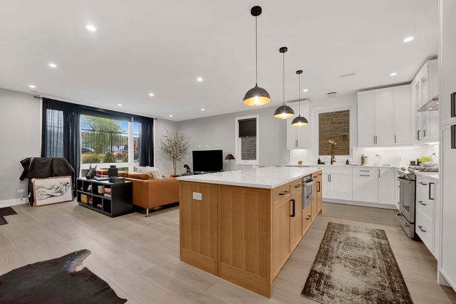 1109 W 16th Street 1, Chicago, IL 60608