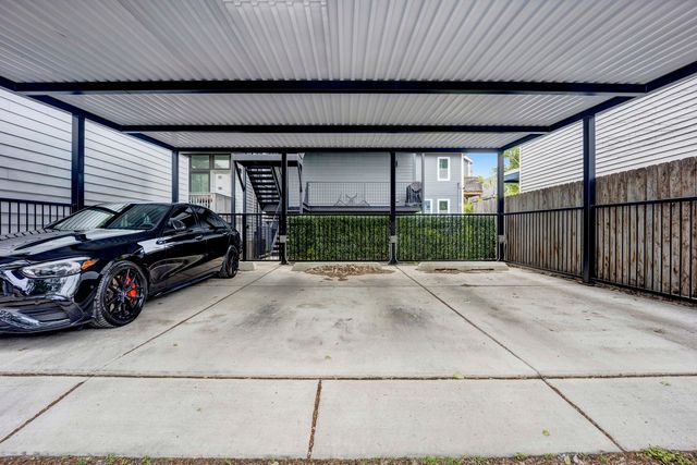 1109 W 16th Street 1, Chicago, IL 60608