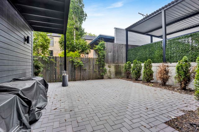 1109 W 16th Street 1, Chicago, IL 60608