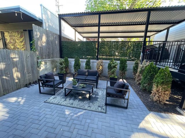 1109 W 16th Street 1, Chicago, IL 60608