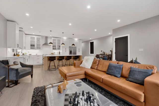 1109 W 16th Street 1, Chicago, IL 60608
