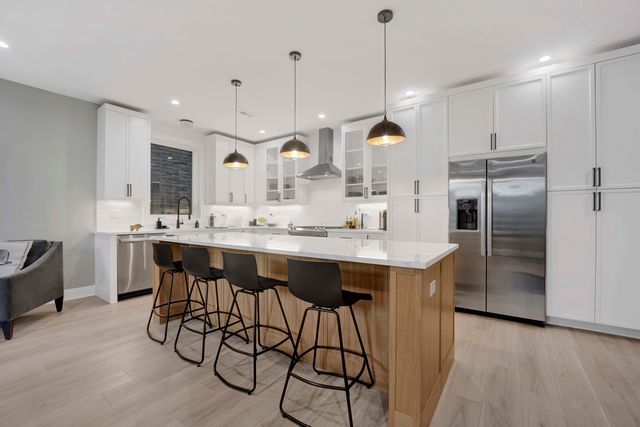 1109 W 16th Street 1, Chicago, IL 60608