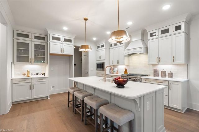 1353 Maple Chase Lane, Winston-salem, NC 27106