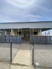 32 Main St, Webster, MA 01570