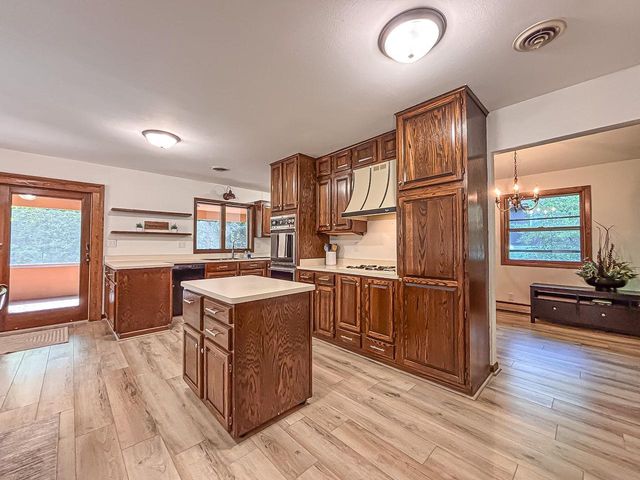 W267N7141 White Oak DRIVE, Sussex, WI 53089