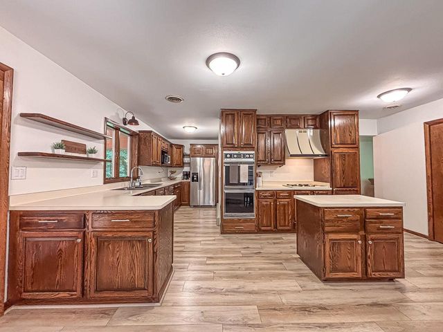 W267N7141 White Oak DRIVE, Sussex, WI 53089