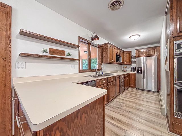 W267N7141 White Oak DRIVE, Sussex, WI 53089