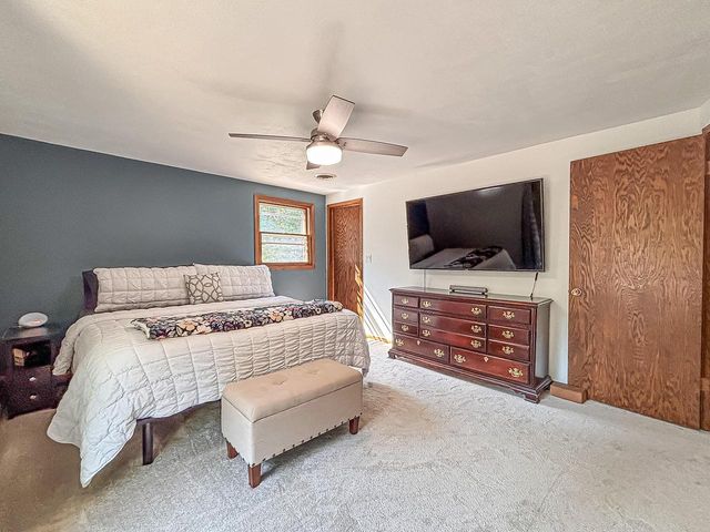 W267N7141 White Oak DRIVE, Sussex, WI 53089