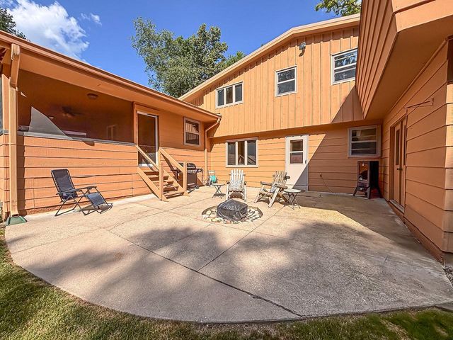 W267N7141 White Oak DRIVE, Sussex, WI 53089