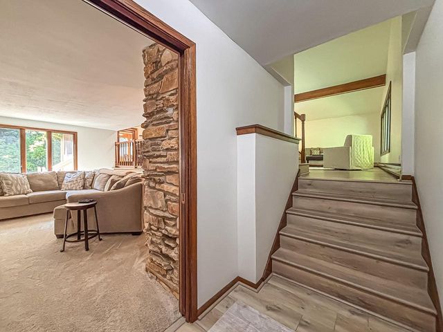 W267N7141 White Oak DRIVE, Sussex, WI 53089