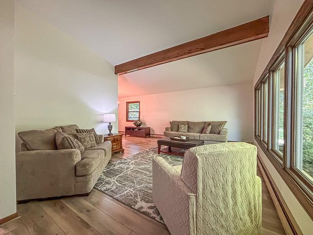 W267N7141 White Oak DRIVE, Sussex, WI 53089