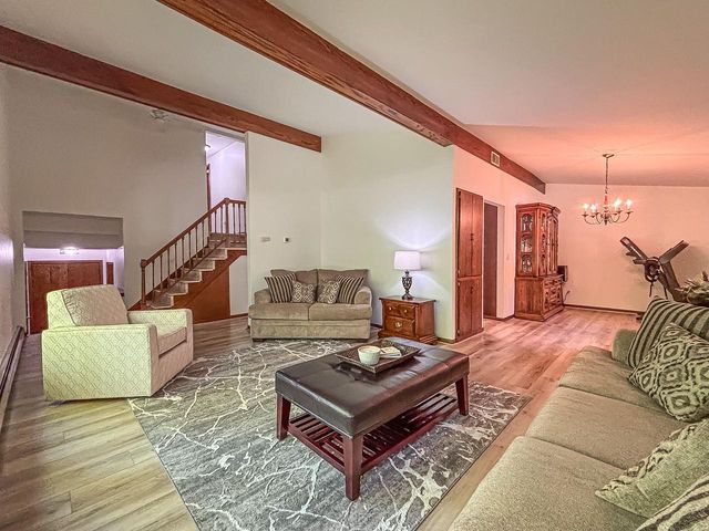 W267N7141 White Oak DRIVE, Sussex, WI 53089