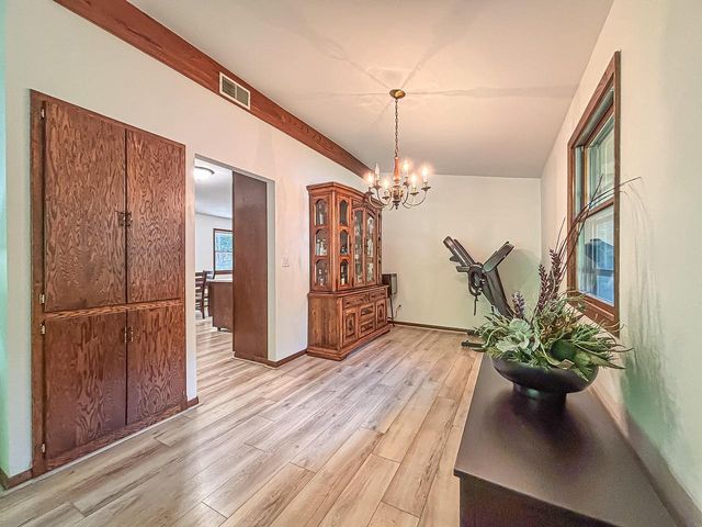 W267N7141 White Oak DRIVE, Sussex, WI 53089