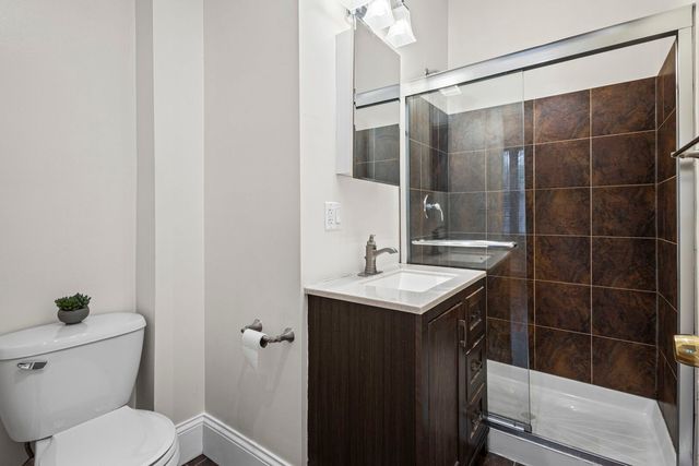 1426 E Hyde Park Boulevard 2, Chicago, IL 60615