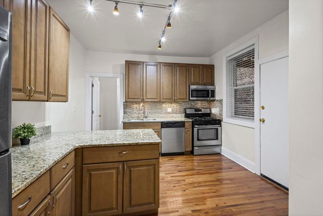 1426 E Hyde Park Boulevard 2, Chicago, IL 60615