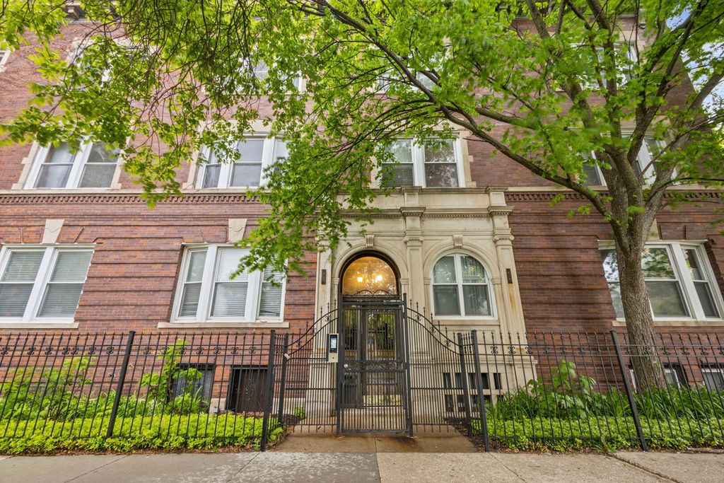 1426 E Hyde Park Boulevard 2, Chicago, IL 60615