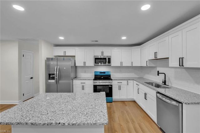 2415 Chesapeake CIR, Chesapeake, VA 23324