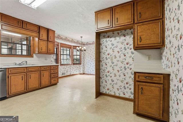 195 Deer Forest Trail, Fayetteville, GA 30214