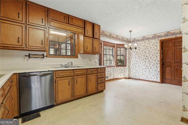 195 Deer Forest Trail, Fayetteville, GA 30214