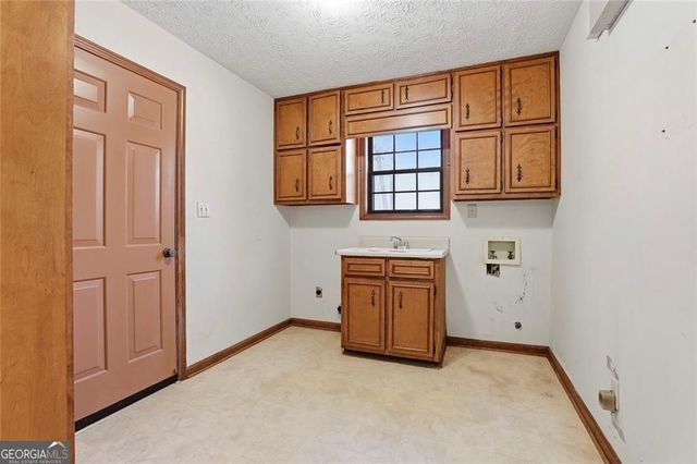 195 Deer Forest Trail, Fayetteville, GA 30214