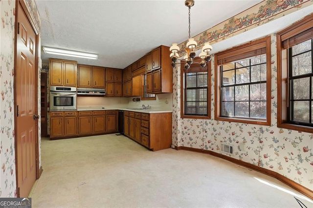 195 Deer Forest Trail, Fayetteville, GA 30214