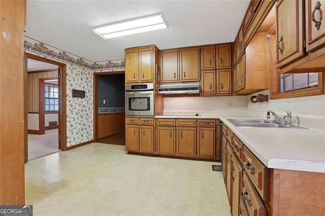 195 Deer Forest Trail, Fayetteville, GA 30214