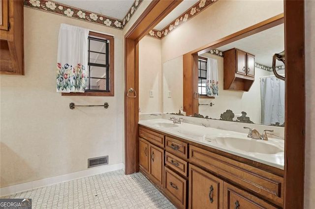 195 Deer Forest Trail, Fayetteville, GA 30214