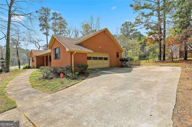195 Deer Forest Trail, Fayetteville, GA 30214