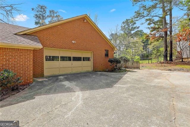 195 Deer Forest Trail, Fayetteville, GA 30214