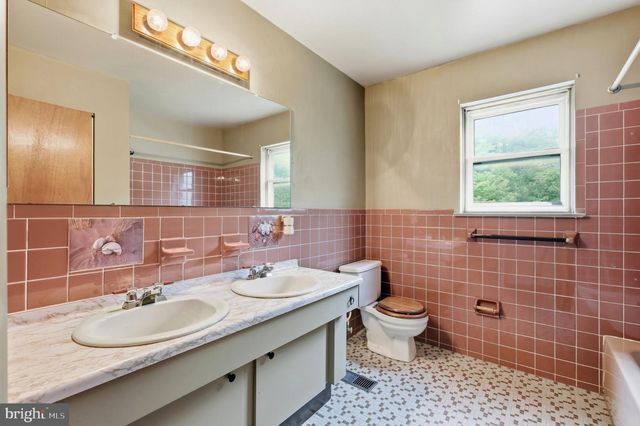 228 MIMOSA DR, Cherry Hill, NJ 08003
