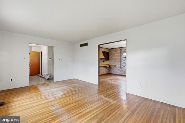 228 MIMOSA DR, Cherry Hill, NJ 08003