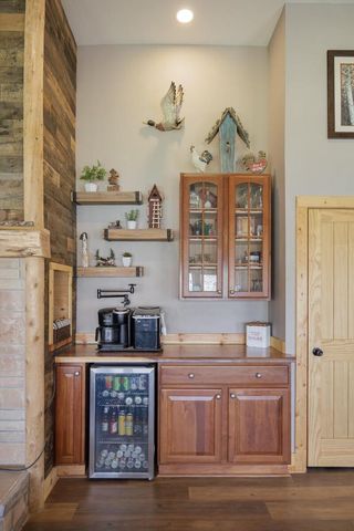 2530 N River ROAD, Waterford, WI 53185