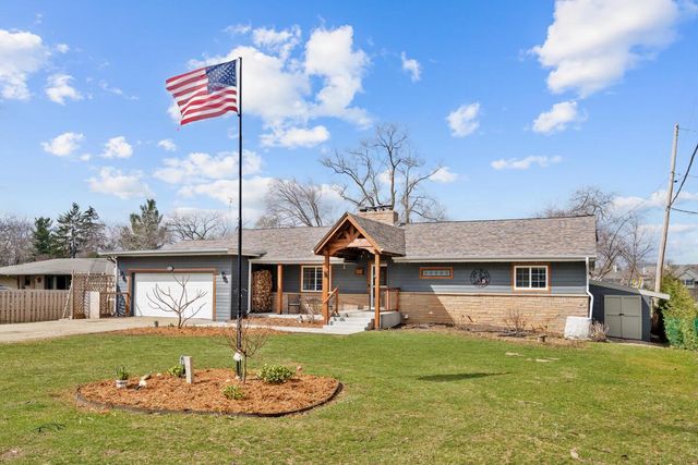 2530 N River ROAD, Waterford, WI 53185