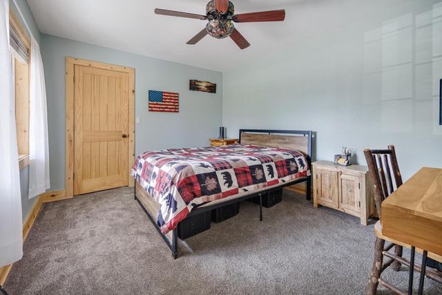 2530 N River ROAD, Waterford, WI 53185