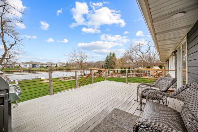 2530 N River ROAD, Waterford, WI 53185