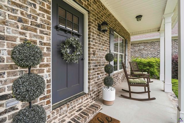 113 Oakwood Drive, Forsyth, GA 31029