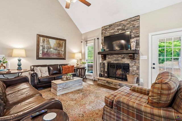 113 Oakwood Drive, Forsyth, GA 31029