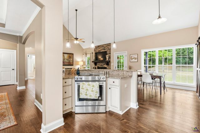 113 Oakwood Drive, Forsyth, GA 31029