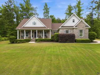 113 Oakwood Drive, Forsyth, GA 31029