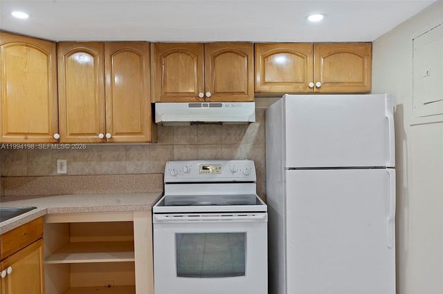 5415 NW 27th St A1, Lauderhill, FL 33313