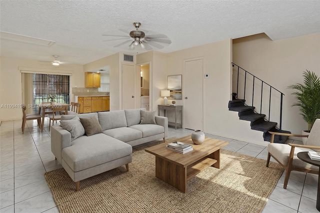 5415 NW 27th St A1, Lauderhill, FL 33313