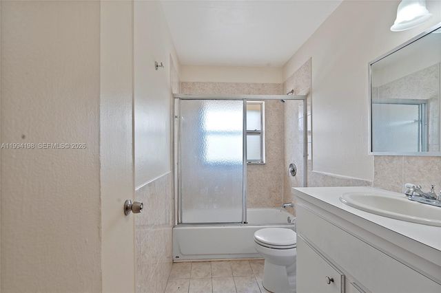 5415 NW 27th St A1, Lauderhill, FL 33313