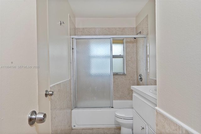 5415 NW 27th St A1, Lauderhill, FL 33313