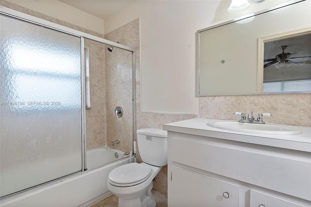 5415 NW 27th St A1, Lauderhill, FL 33313