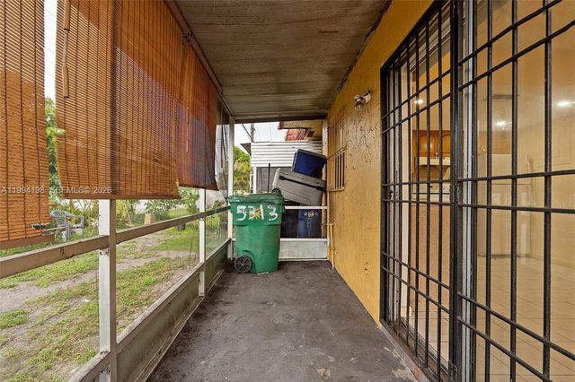 5415 NW 27th St A1, Lauderhill, FL 33313