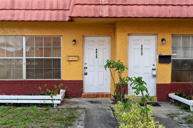 5415 NW 27th St A1, Lauderhill, FL 33313