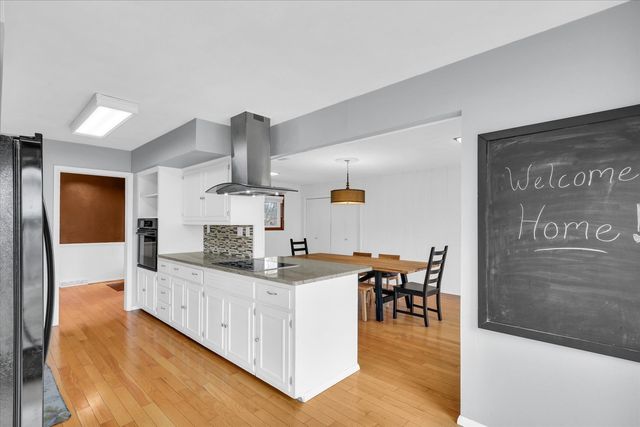 609 E Sunnycrest Court, Urbana, IL 61801